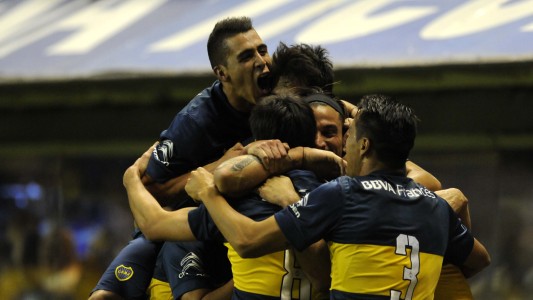 Con una ráfaga de goles, Boca le ganó a River y es el único puntero del campeonato