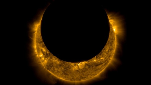 Impactantes imágenes: la NASA captó un eclipse solar en el espacio