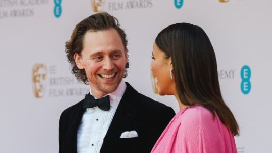 Tom Hiddleston y Zawe Ashton esperan su primer hijo