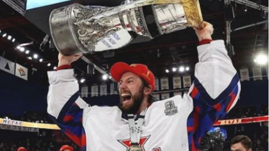 Putin ordenó el arresto de una estrella de hockey acusado de evadir el servicio militar