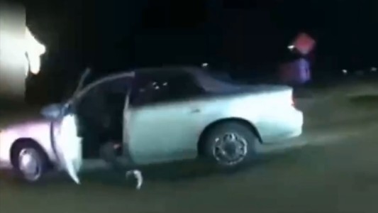 EE.UU.: difundieron el video del momento en que policías mataron de más de 60 balazos a un hombre negro desarmado