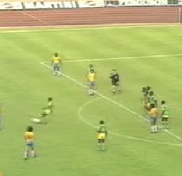 Murió el jugador de Zaire que protagonizó la jugada más insólita de los mundiales