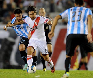 River empató con Racing y no pudo acercarse a la punta