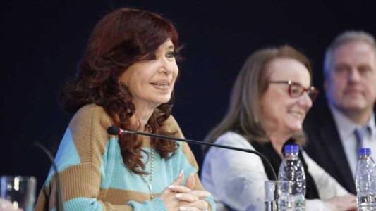 Cristina, en  El Calafate: "No voy a revolear a ningún ministro"