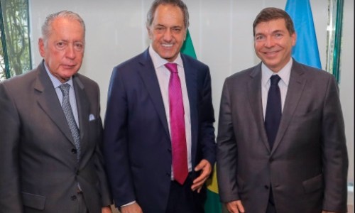 Scioli impulsó en Brasil esquema de pago en pesos y reales para el comercio bilateral
