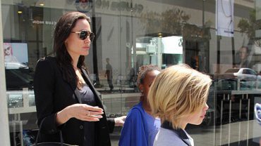 Las primeras imágenes de Angelina Jolie tras su operación de ovarios