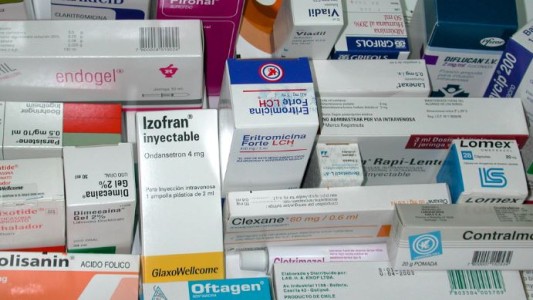 El Gobierno acordó con los laboratorios mantener por dos meses los precios de los medicamentos