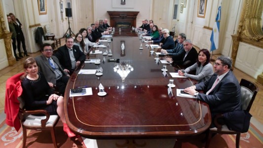 En medio de la disparada del dólar blue, Batakis enfrentó su primera reunión de Gabinete