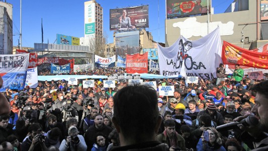 Organizaciones sociales se movilizan en reclamo de un salario básico universal