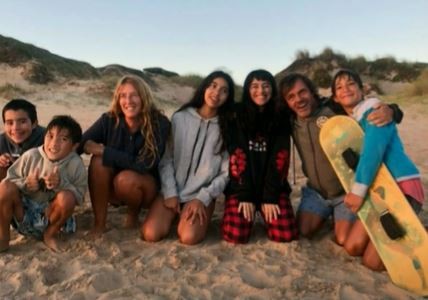 Adoptaron cinco hermanitos durante la cuarentena