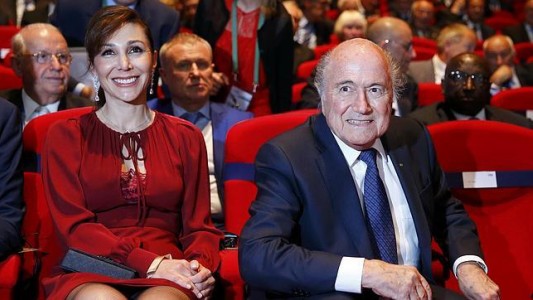 Blatter, en pareja con una mujer casada y 28 años menor que él
