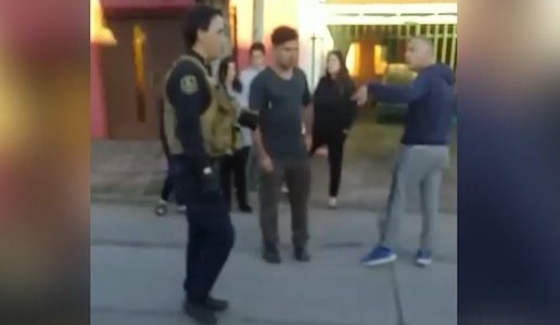 Vecinos de El Palomar increparon a la policía: "No tienen huevos para entrar a la villa"