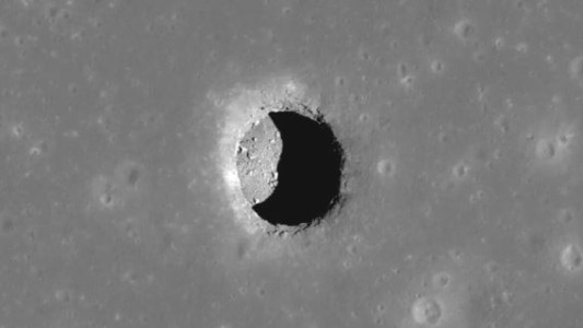 Afirman que las fosas lunares tienen temperaturas cómodas para la supervivencia