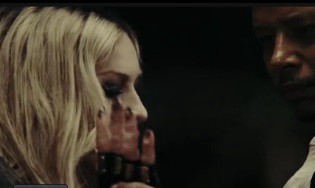 Madonna, en un pueblo fantasma