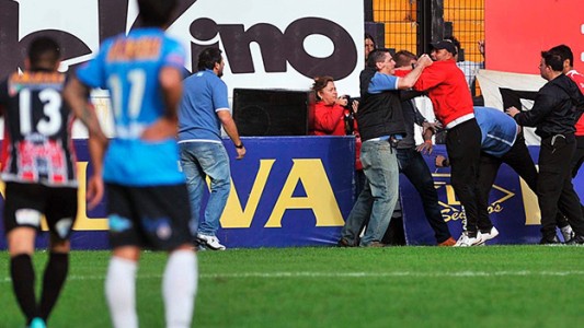 El arquero de Chacarita le pegó una trompada a un alcanzapelota: escándalo y suspensión