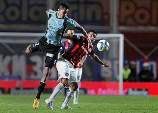 San Lorenzo empató con Belgrano y sigue arriba
