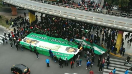 "Primero está la Patria": La CGT marcha al Congreso contra los formadores de precios