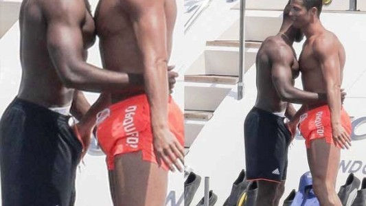 Cristiano Ronaldo, muy cariñoso con un amigo en un barco