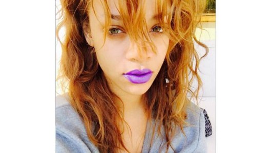 Rihanna cambió completamente su look: es pelirroja
