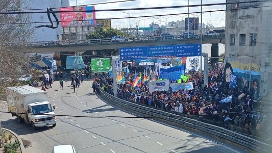 La CTA Autónoma protestó en Puente Pueyrredón por salarios e inflación