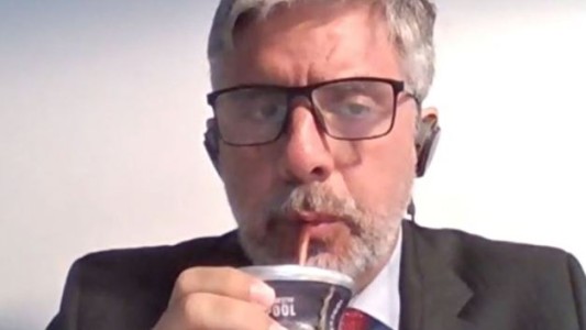 Cristina Kirchner vinculó al padre de uno de los jueces del tribunal con la dictadura