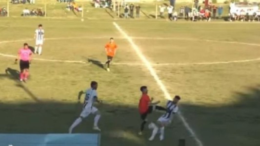 Video: recibió una temeraria patada en el pecho y ahora puede perder un riñón