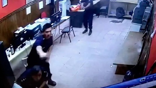 Fue condenado a 50 años de cárcel por copar una comisaría y ahora Casación lo absuelve y libera