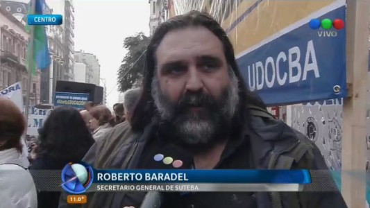 Los docentes volvieron a salir a la calle