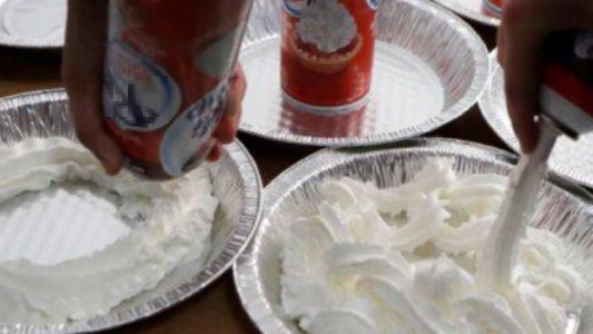 Prohíben la venta de latas de crema a jóvenes por su uso como narcótico