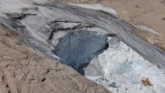Encuentran los restos de un alpinista desaparecido en 1990 en un glaciar de Suiza