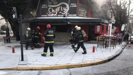 Villa Ortúzar: se incendió la reconocida parrilla "Lo de Charly"