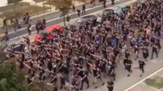 Desfile neonazi por la Champions League  - #FlashChat