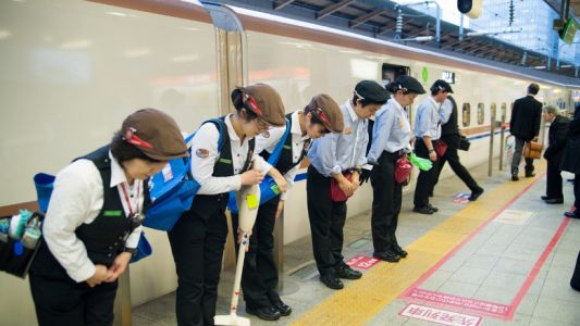 ¿Cuánto tardan en limpiar el tren bala japonés?