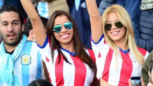 Argentinas vs. Paraguay: los hinchas adelantan el partido en fotos y videos