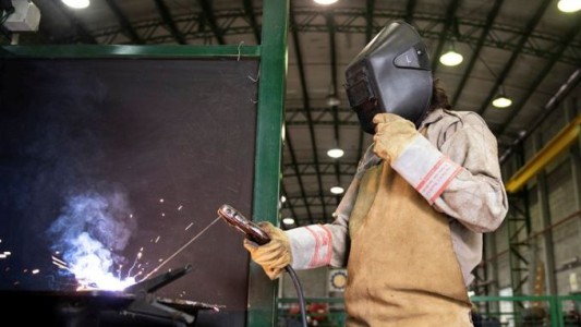 El desempleo bajó al 6,9% en el segundo trimestre del año