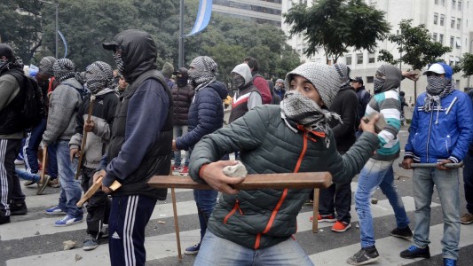 Organizaciones sociales denunciaron que en la 9 de Julio hubo "una violenta represión planificada"