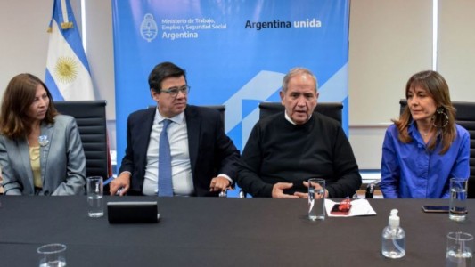 Los bancarios renegociaron su paritaria y acordaron un aumento anual del 94%