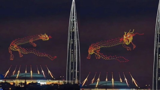 Un dragón, mil drones: así fue el impactante show de luces - #FlashChat