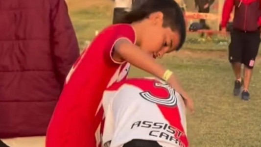 La historia de Matías, el chico que consoló a sus rivales tras ganarles un partido de fútbol