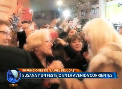 Susana y un festejo en la avenida Corrientes
