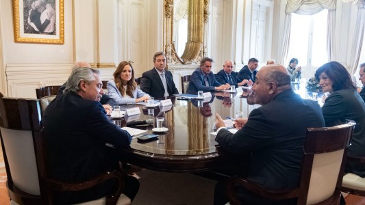 El Gobierno le respondió a La Cámpora y aseguró que "no está caído" el acuerdo con el FMI