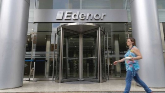 Presupuesto: las distribuidoras de electricidad podrán subir tarifas para pagar una abultada deuda