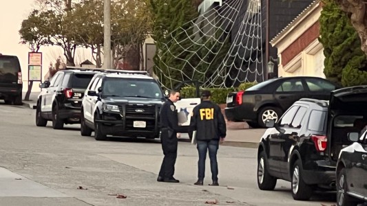 Atacan la casa de Nancy Pelosi y golpean "severamente" a su esposo con un martillo