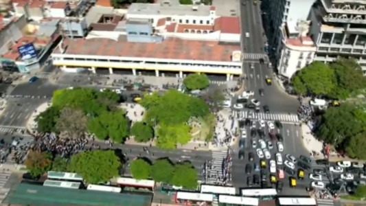 Otra jornada de caos de tránsito por marcha piquetera en CABA: amenazan con acampar