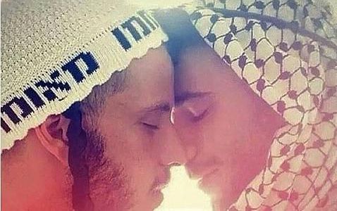 Madonna polémica: subió a Instagram la foto de un judío y un musulmán a punto de besarse en la boca