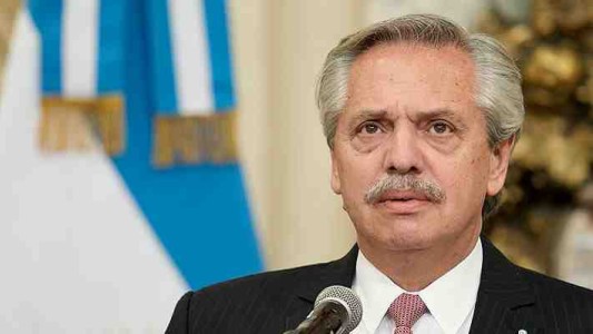 Alberto define suspender su viaje a México por pedido de médicos