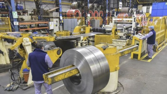 La OCDE estimó que la economía argentina sufrirá una fuerte desaceleración en 2023