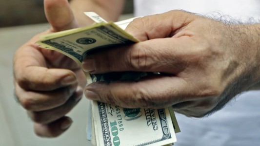 El dólar blue sigue en alza y alcanza su máximo valor en cuatro meses