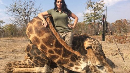 Indignación en las redes: una cazadora sube fotos con sus presas a Facebook y avisa que "vienen más"