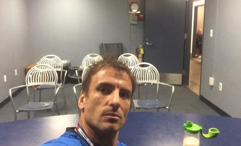 Robredo ganó un partido en el US Open y brindó una conferencia "fantasma"